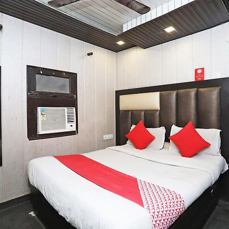 Hotel O Shri Sai International New Delhi Exterior photo