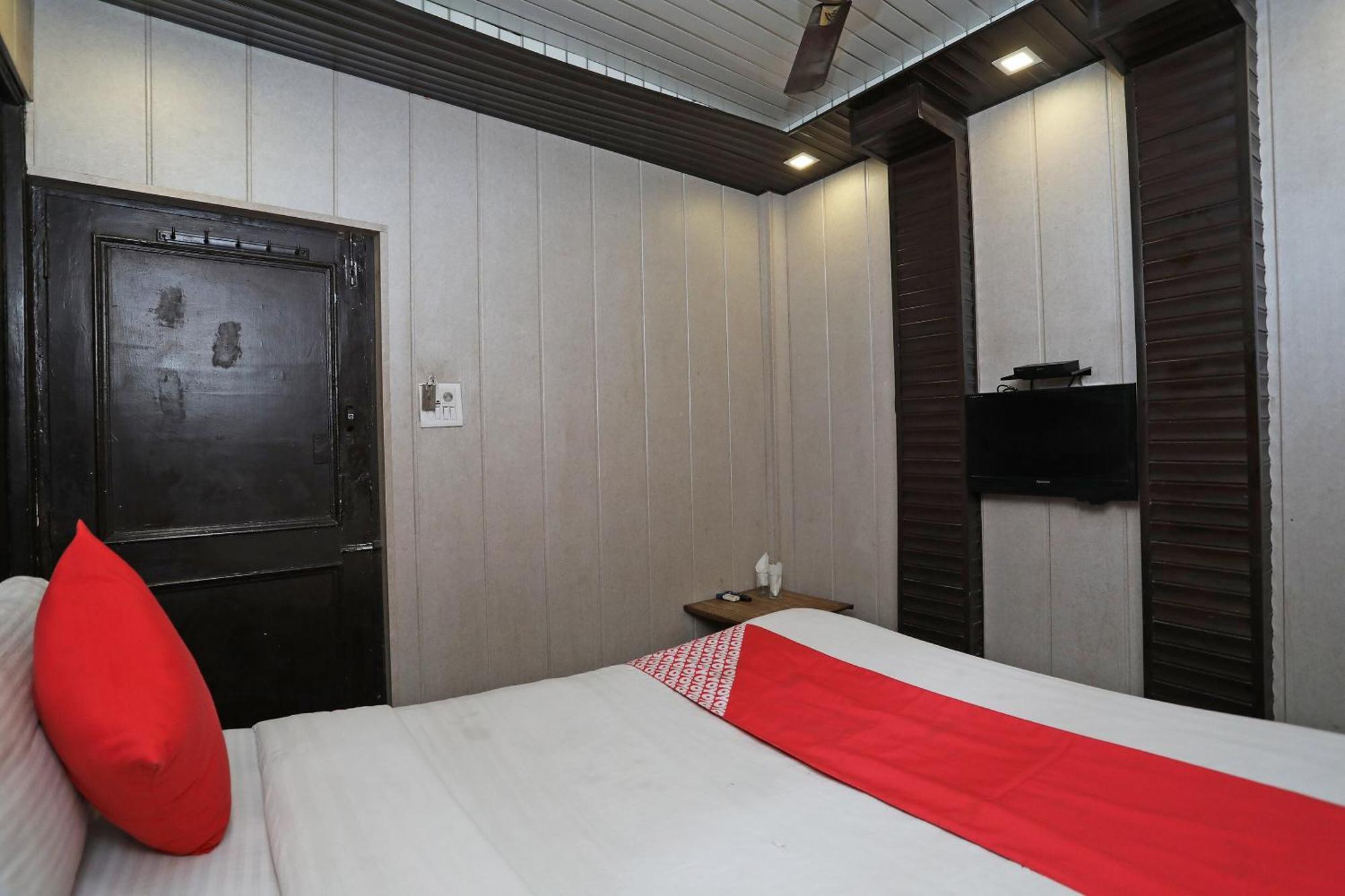 Hotel O Shri Sai International New Delhi Exterior photo